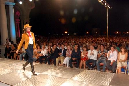 Con las modelos más lindas y los diseñadores más prestigiosos, se realizó el Tigre Moda Show Con las modelos más lindas y los diseñadores más prestigiosos, se realizó el Tigre Moda Show