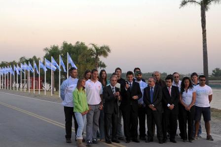 La Presidenta presentó las obras de la Pista Nacional de Remo en Tigre y felicitó a los deportistas por su clasificación La Presidenta presentó las obras de la Pista Nacional de Remo en Tigre y felicitó a los deportistas por su clasificación