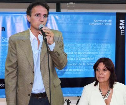 El intendente de San Martín, Gabriel Katopodis, y la subsecretaria de Promoción de Derechos Humanos de la Nación, María Cristina Perceval El intendente de San Martín, Gabriel Katopodis, y la subsecretaria de Promoción de Derechos Humanos de la Nación, María Cristina Perceval