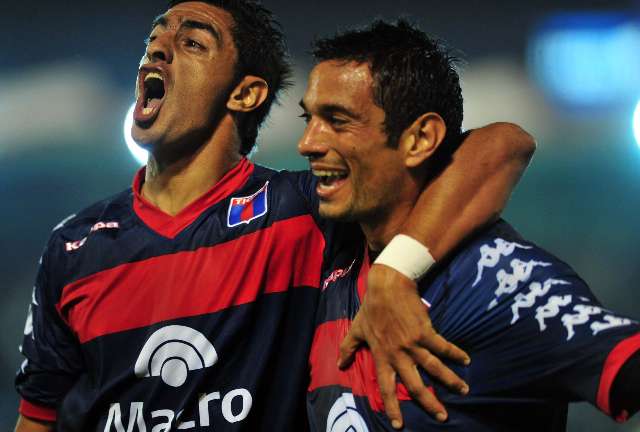 Ezequiel Maggiolo hizo el primero y el último gol y Carlos Luna marcó el segundo y el tercero Ezequiel Maggiolo hizo el primero y el último gol y Carlos Luna marcó el segundo y el tercero