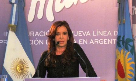 Cristina Fernández inauguró la nueva línea de producción de Milka en la empresa Kraft de San Fernando Cristina Fernández inauguró la nueva línea de producción de Milka en la empresa Kraft de San Fernando