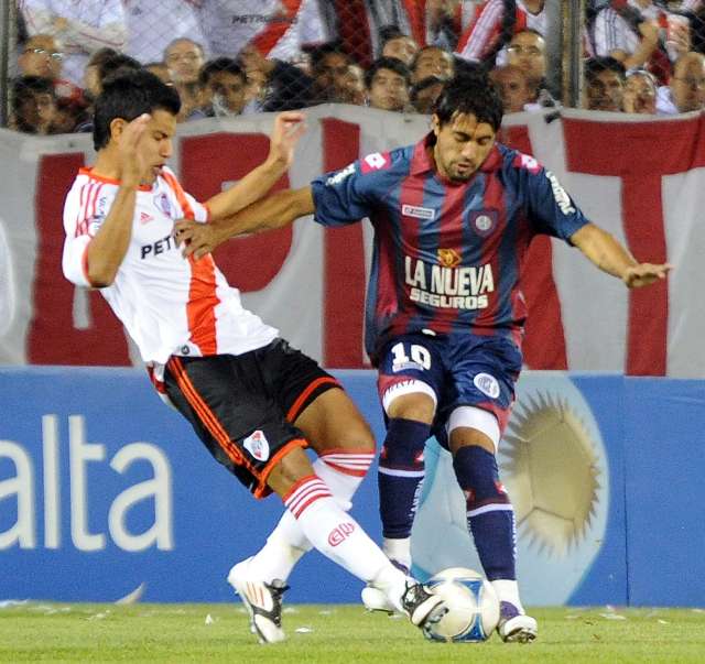 River fue más ambicioso y efectivo, le gano a San Lorenzo y será el rival de Racing en semifinales River fue más ambicioso y efectivo, le gano a San Lorenzo y será el rival de Racing en semifinales