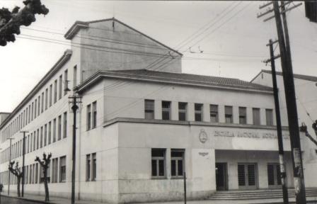 La Escuela Normal Superior José G. Artigas de San Fernando festeja el centenario de su fundación La Escuela Normal Superior José G. Artigas de San Fernando festeja el centenario de su fundación