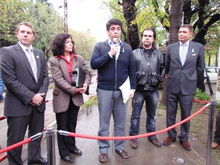 El intendente de Vicente López, Jorge Macri junto a Alicia Loza y César Zarini El intendente de Vicente López, Jorge Macri junto a Alicia Loza y César Zarini