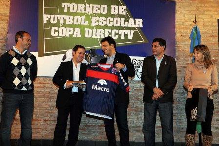 La empresa de TV satelital y el Municipio de Tigre presentaron el certamen de fútbol intercolegial La empresa de TV satelital y el Municipio de Tigre presentaron el certamen de fútbol intercolegial