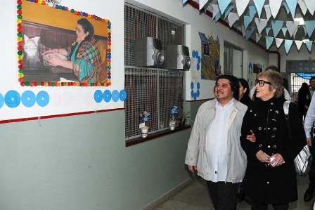 El evento contó con la presencia del hijo de la popular artista y Teresa Parodi, quienes emocionados agradecieron la distinción. El evento contó con la presencia del hijo de la popular artista y Teresa Parodi, quienes emocionados agradecieron la distinción.