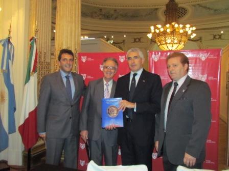Massa recibió al parlamentario italiano Pier Ferdinando Casini Massa recibió al parlamentario italiano Pier Ferdinando Casini