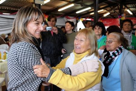 Gran jornada recreativa en el Delta para los abuelos de Tigre Gran jornada recreativa en el Delta para los abuelos de Tigre