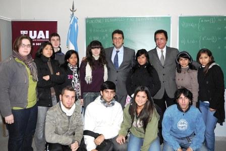 Alumnos en el Centro universitario Tigre Alumnos en el Centro universitario Tigre