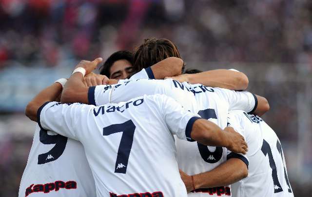 Tigre le ganó a San Lorenzo, quedó a salvo de todo y puso al conjunto de Boedo en zona de promoción Tigre le ganó a San Lorenzo, quedó a salvo de todo y puso al conjunto de Boedo en zona de promoción