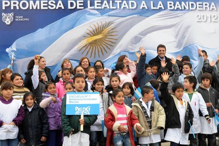 Más de 10 mil alumnos de Tigre prometieron lealtad a la bandera Más de 10 mil alumnos de Tigre prometieron lealtad a la bandera