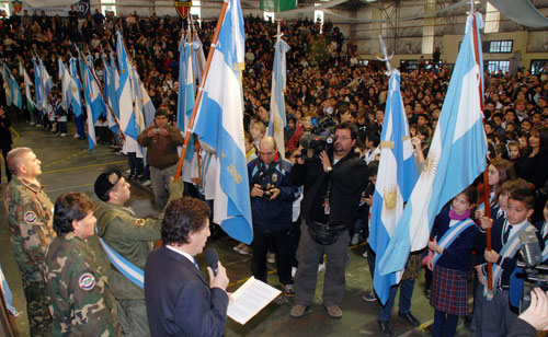 Posse tomó la promesa a la bandera a miles de alumnos Sanisidrenses
