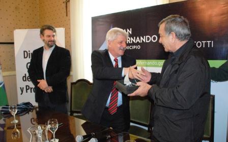 Andreotti y la Fundación UOCRA firmaron un acuerdo para capacitar a los trabajadores de la construcción de San Fernando Andreotti y la Fundación UOCRA firmaron un acuerdo para capacitar a los trabajadores de la construcción de San Fernando