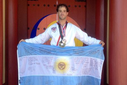 Tres vecinos de Tigre campeones mundiales de taekwondo Tres vecinos de Tigre campeones mundiales de taekwondo
