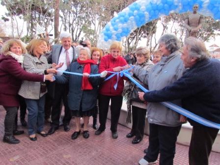 San Fernando festejó el día de la Independencia con la inauguración de la plaza Dorrego San Fernando festejó el día de la Independencia con la inauguración de la plaza Dorrego