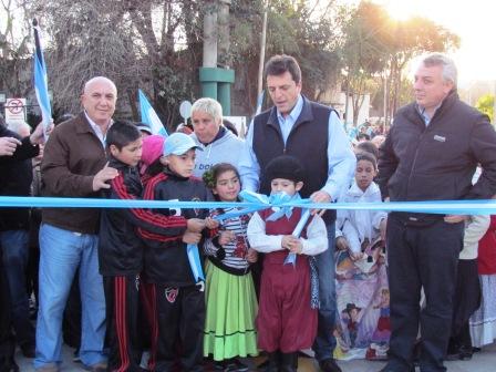 Massa inauguró un puente vehicular que une Rincón con Tigre Centro