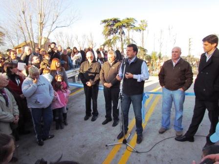 Massa inauguró un puente vehicular que une Rincón con Tigre Centro