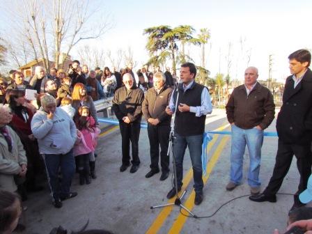 Massa inauguró un puente vehicular que une Rincón con Tigre Centro Massa inauguró un puente vehicular que une Rincón con Tigre Centro