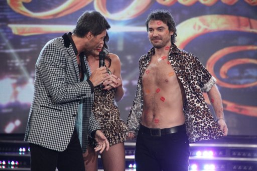 Tinelli quiere casar a Peter y Paula con transmisión televisiva en directo Tinelli quiere casar a Peter y Paula con transmisión televisiva en directo