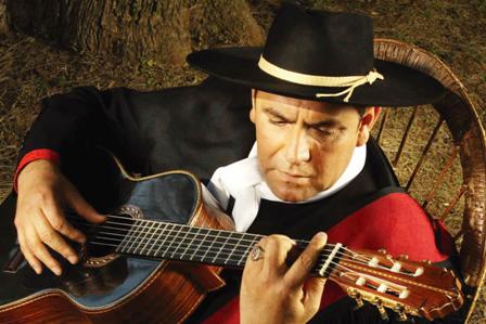 el Chaqueño Palavecino brindará un recital gratuito para coronar el festejo el Chaqueño Palavecino brindará un recital gratuito para coronar el festejo