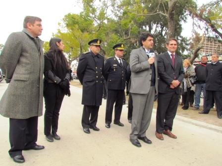 El Municipio de Vicente López entregó a la Policía bonaerense 15 nuevas camionetas El Municipio de Vicente López entregó a la Policía bonaerense 15 nuevas camionetas