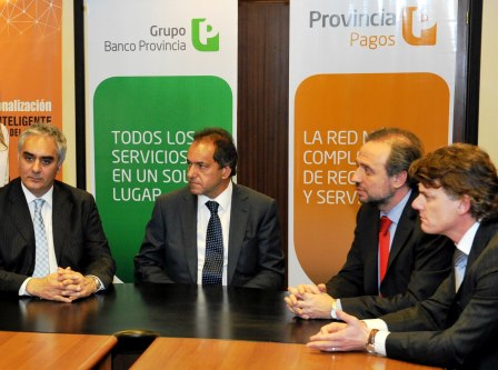 Scioli presentó el primer servicio de pagos móviles de Argentina Scioli presentó el primer servicio de pagos móviles de Argentina
