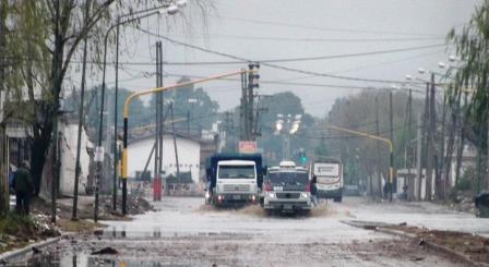 El Municipio de San Fernando soluciona el anegamiento provocado por la lluvia en los desagües mal realizados de la obra provincial de la Ruta 202 El Municipio de San Fernando soluciona el anegamiento provocado por la lluvia en los desagües mal realizados de la obra provincial de la Ruta 202