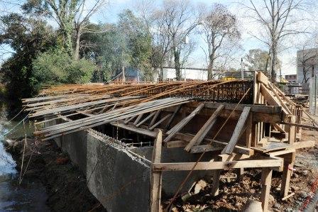 Se construye un nuevo puente que une Rincón con Tigre Se construye un nuevo puente que une Rincón con Tigre