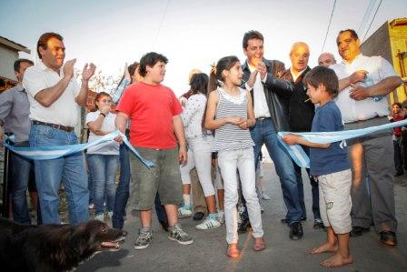 Más pavimentos vecinales en Rincón de Milberg
Más pavimentos vecinales en Rincón de Milberg