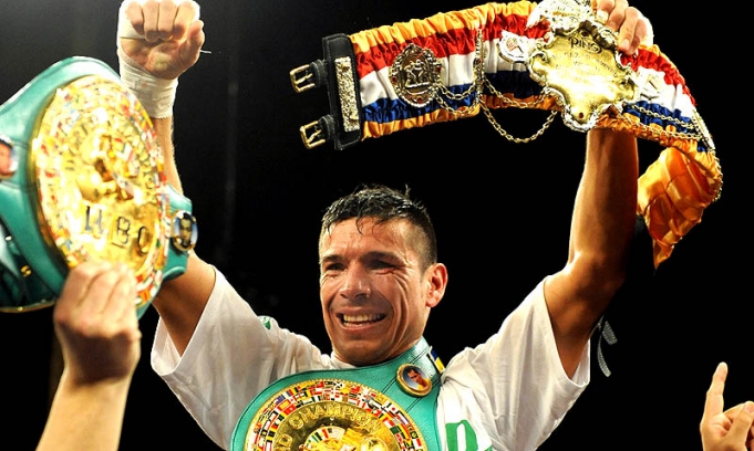 Maravilla Martínez venció a Chávez Junior y demostró su supremacía en Las Vegas Maravilla Martínez venció a Chávez Junior y demostró su supremacía en Las Vegas