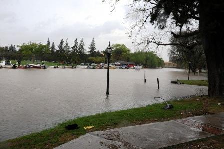 Sergio Massa recorrió las zonas de Tigre afectadas por la sudestada