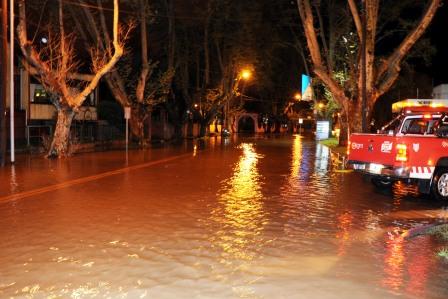 Sergio Massa recorrió las zonas de Tigre afectadas por la sudestada
