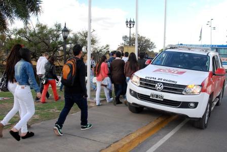 Miles de jóvenes festejaron en orden el Día de la Primavera en Tigre  