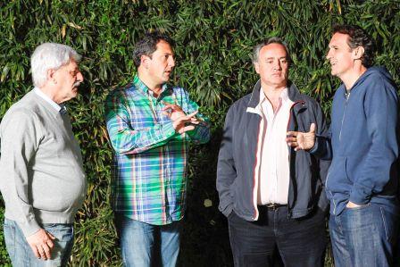 Sergio Massa, junto con los jefes comunales de San Martín, San Miguel y San Fernando, presentarán una nota a los gobiernos de la Provincia y la Ciudad de Buenos Aires Sergio Massa, junto con los jefes comunales de San Martín, San Miguel y San Fernando, presentarán una nota a los gobiernos de la Provincia y la Ciudad de Buenos Aires