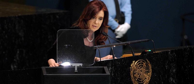 La presidenta Cristina Fernández repudió hoy el ultimatum del Fondo Monetario Internacional