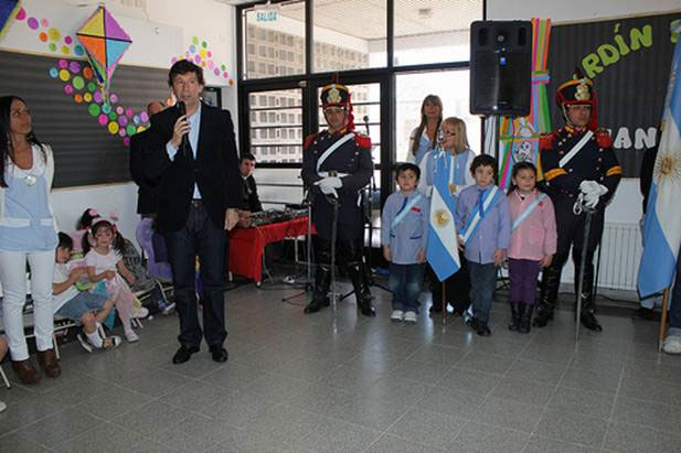El intendente de San Isidro, Gustavo Posse, presidió esta mañana el acto de imposición del nombre Juanito Laguna al Jardín de Infantes N° 914 El intendente de San Isidro, Gustavo Posse, presidió esta mañana el acto de imposición del nombre Juanito Laguna al Jardín de Infantes N° 914