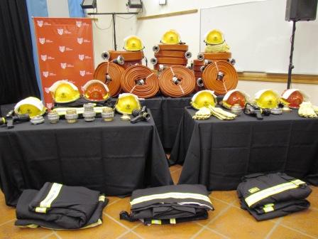 Massa entregó equipamiento al cuartel de Bomberos de Don Torcuato Massa entregó equipamiento al cuartel de Bomberos de Don Torcuato