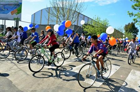 Más de 5 mil vecinos disfrutaron de la Bicicleteada Familiar en San Fernando Más de 5 mil vecinos disfrutaron de la Bicicleteada Familiar en San Fernando