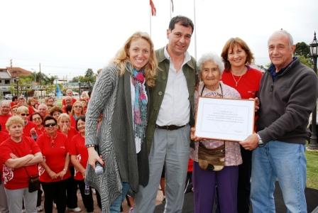 Los abuelos de Tigre cerraron su mes a puro festejo Los abuelos de Tigre cerraron su mes a puro festejo