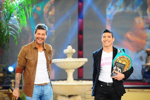 Sergio Maravilla Martínez volvió a ShowMatch con su cinturón de campeón del mundo Sergio Maravilla Martínez volvió a ShowMatch con su cinturón de campeón del mundo