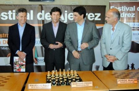Mauricio Macri, Gustavo Posse y Jorge Macri participaron de la final de la copa Mercosur de Ajedrez

