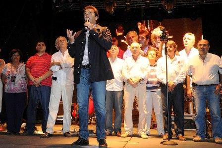 Don Torcuato festejó su 85 aniversario con una jornada que se coronó con un show de los Auténticos Decadentes Don Torcuato festejó su 85 aniversario con una jornada que se coronó con un show de los Auténticos Decadentes