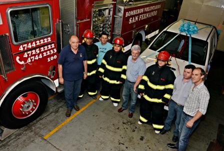 El Intendente y funcionarios del Municipio se reunieron con miembros de la Sociedad de Bomberos Voluntarios El Intendente y funcionarios del Municipio se reunieron con miembros de la Sociedad de Bomberos Voluntarios