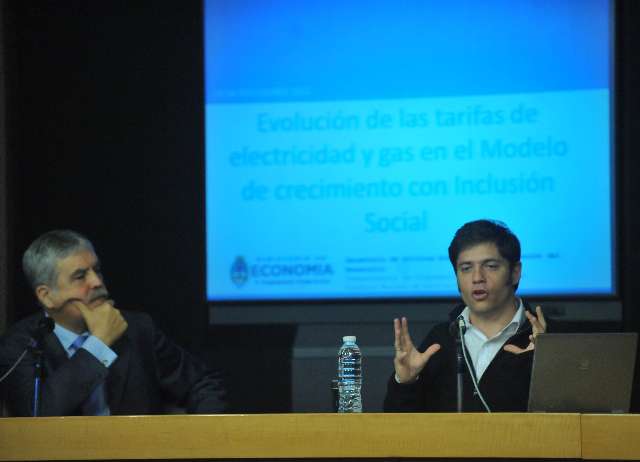 El ministro de Planificación, Julio de Vido, y viceministro de Economía, Axel Kicillof El ministro de Planificación, Julio de Vido, y viceministro de Economía, Axel Kicillof