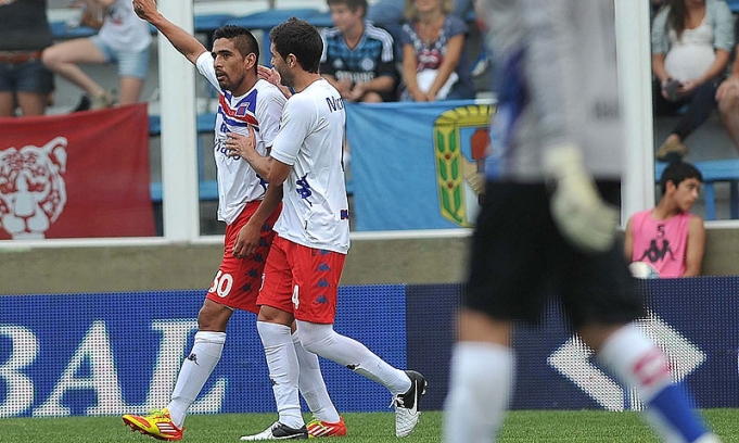 Tigre sumó este domingo su primera victoria en el Torneo Inicial al doblegar en Victoria a Godoy Cruz por 2-0 Tigre sumó este domingo su primera victoria en el Torneo Inicial al doblegar en Victoria a Godoy Cruz por 2-0