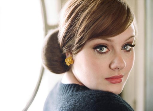Adele superó los 25 millones de copias vendidas de su disco 21 Adele superó los 25 millones de copias vendidas de su disco 21