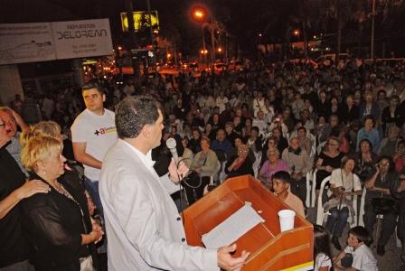 Gambino colmó la Ruta 202 con más de 1500 vecinos Gambino colmó la Ruta 202 con más de 1500 vecinos