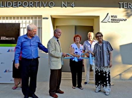 Ante más de 500 abuelos, se inauguró el nuevo Polideportivo Nº4 para la tercera edad, en San Fernando Ante más de 500 abuelos, se inauguró el nuevo Polideportivo Nº4 para la tercera edad, en San Fernando
