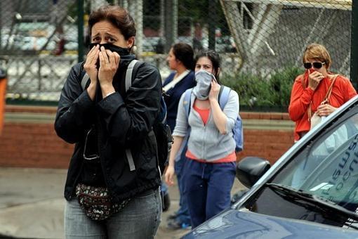 Hubo alarma y evacuaciones por dispersión de un pesticida en un incendio en el puerto de Buenos Aires