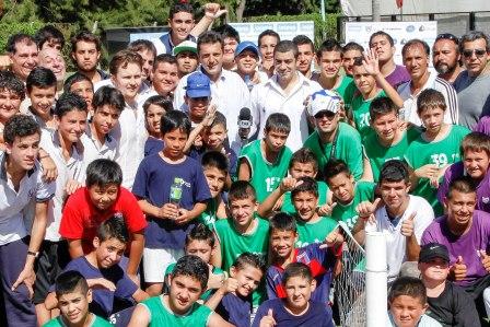El Polideportivo Central de Tigre ya disfruta su cancha de fútbol-tenis El Polideportivo Central de Tigre ya disfruta su cancha de fútbol-tenis